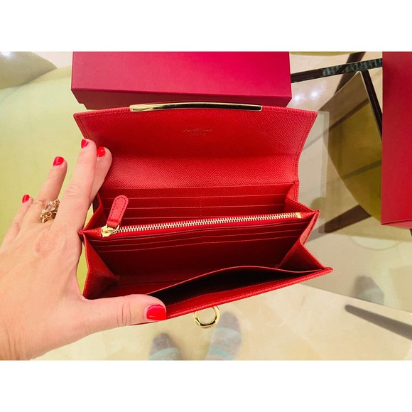 Salvatore Ferragamo Gancini continental wallet RED Gold Leather Clutch Large - Picture 5 of 11